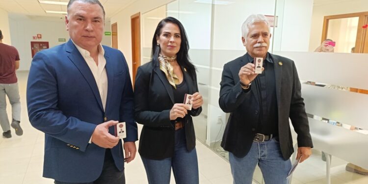 Evade Ismael García Cabeza de Vaca credencialización