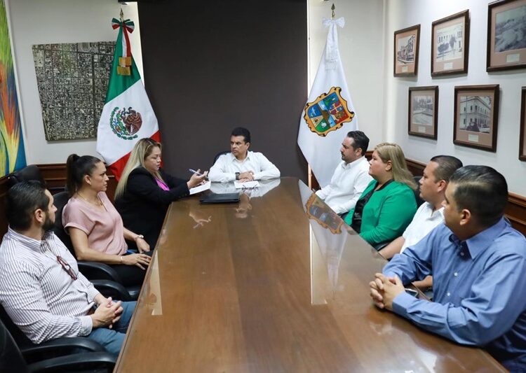 Firma Eduardo Gattás acta de entrega-recepción 2021-2024