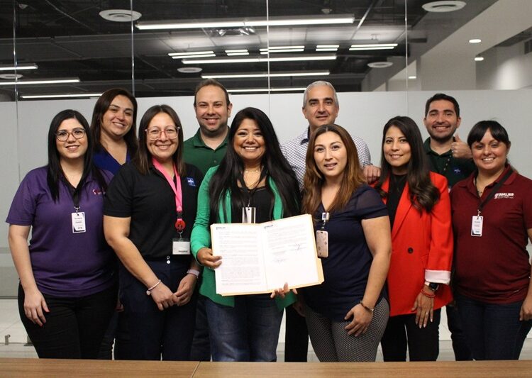 Firman convenio de colaboración INMUJER NLD y maquiladora MEDLINE