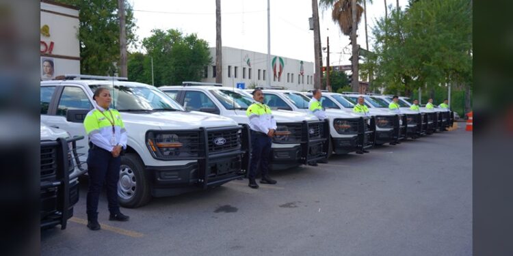 Fortalece Carmen Lilia seguridad vial con entrega de 30 patrullas