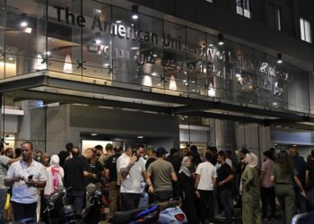 Van 14 muertos por explosiones en Líbano