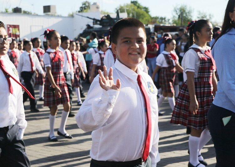 Invita Gobierno de NLD a desfile por el 214 aniversario de la Independencia de México