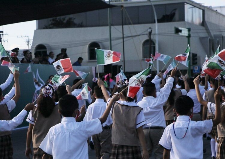 Invita Gobierno de NLD a desfile por el 214 aniversario de la Independencia de México