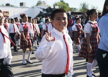Invita Gobierno de NLD a desfile por el 214 aniversario de la Independencia de México