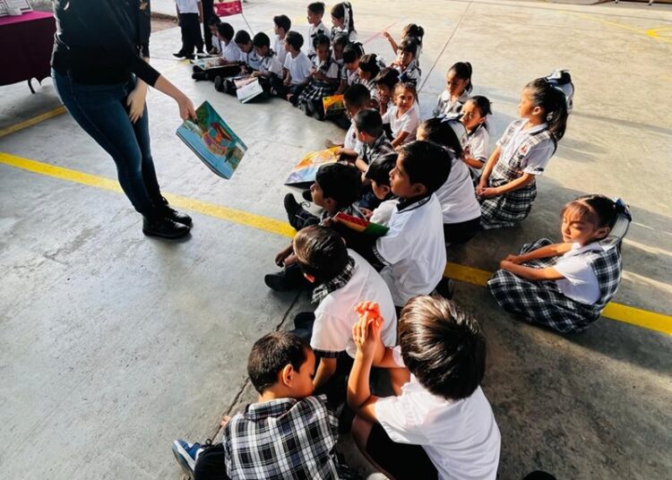 Llega “Biblioteca Itinerante” a escuela Primaria ‘Cuauhtémoc’