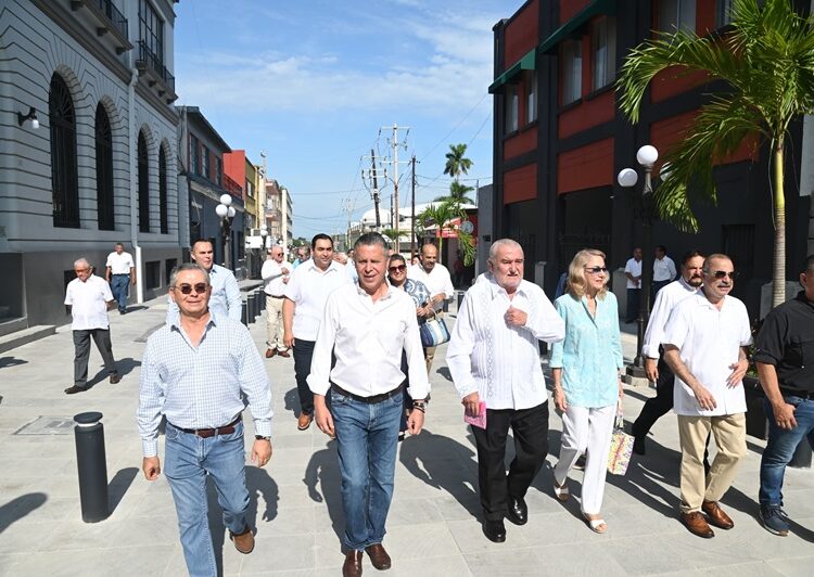 Por concluir conversión a semipeatonal de la calle Salvador Díaz Mirón