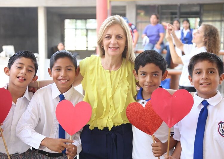 Presentará DIF Tampico libro “Seis Años Brillando Juntos”