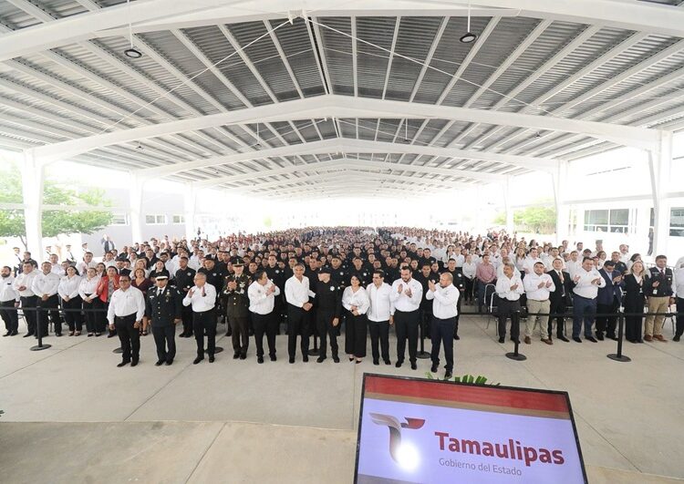 Preside gobernador ceremonia de graduación de cadetes que se incorporan a la Guardia Estatal