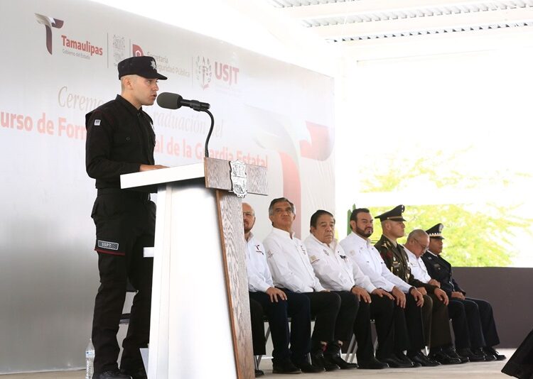 Preside gobernador ceremonia de graduación de cadetes que se incorporan a la Guardia Estatal
