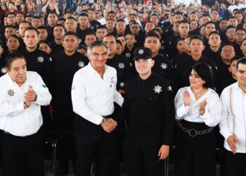 Preside gobernador ceremonia de graduación de cadetes que se incorporan a la Guardia Estatal