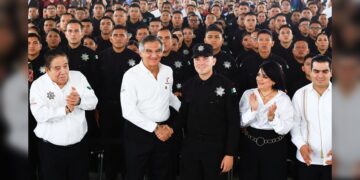 Preside gobernador ceremonia de graduación de cadetes que se incorporan a la Guardia Estatal