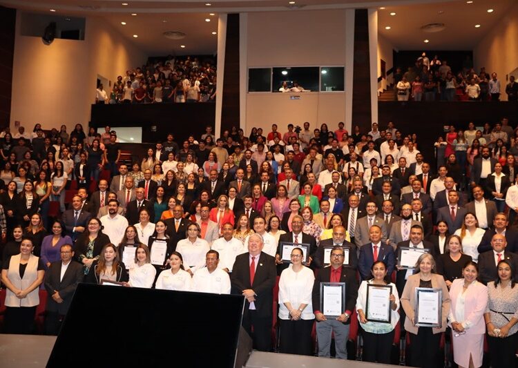 Recibe la UAT reconocimiento nacional por la calidad de sus programas educativos