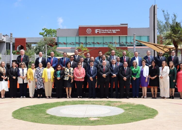 Rector y directores de la UAT evalúan avances y logros académicos