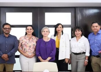 Refrenda lazos Mónica Villarreal con el Sistema DIF estatal