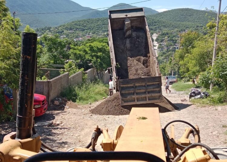 Rehabilita Municipio accesos y calles dañadas por lluvias