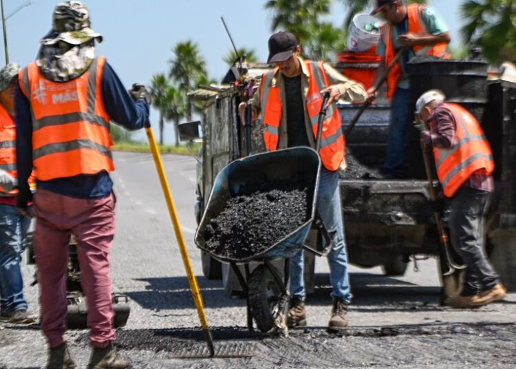 Rehabilita SOP 98 m2 de carpeta dañada en el Praxedis Balboa