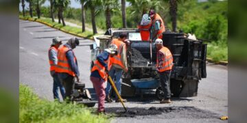Rehabilita SOP 98 m2 de carpeta dañada en el Praxedis Balboa