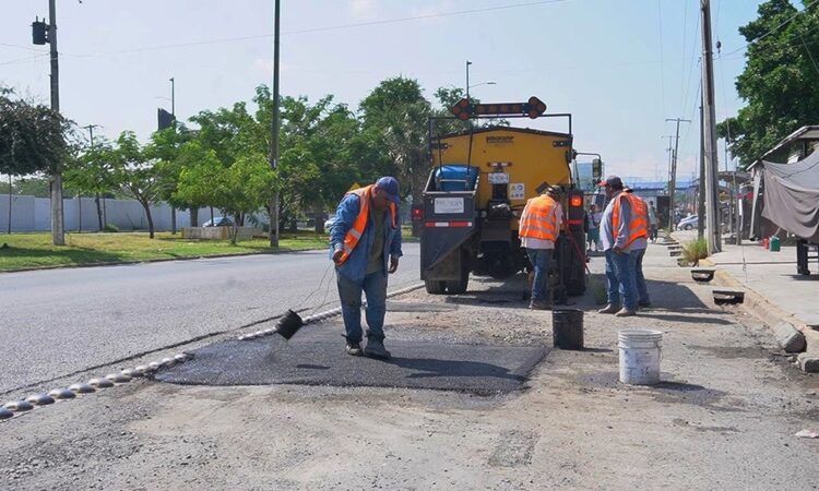 Restaura Municipio de Victoria 270 m2 más de bacheo en la ciudad