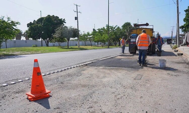 Restaura Municipio de Victoria 270 m2 más de bacheo en la ciudad