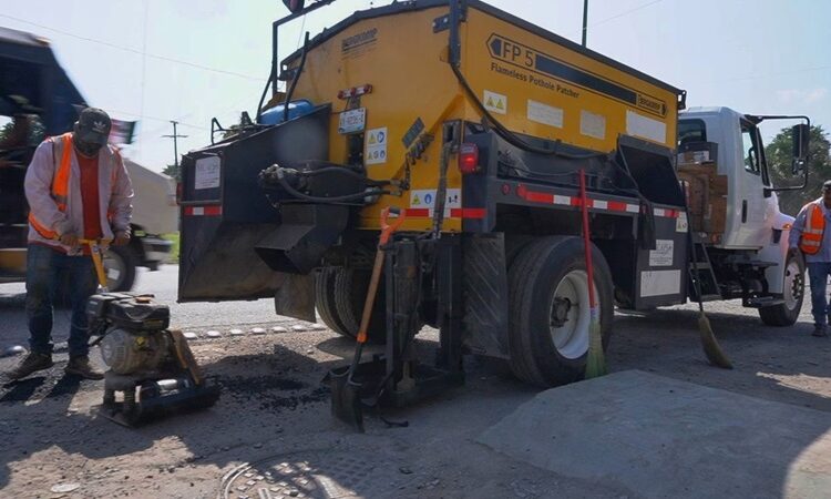 Restaura Municipio de Victoria 270 m2 más de bacheo en la ciudad