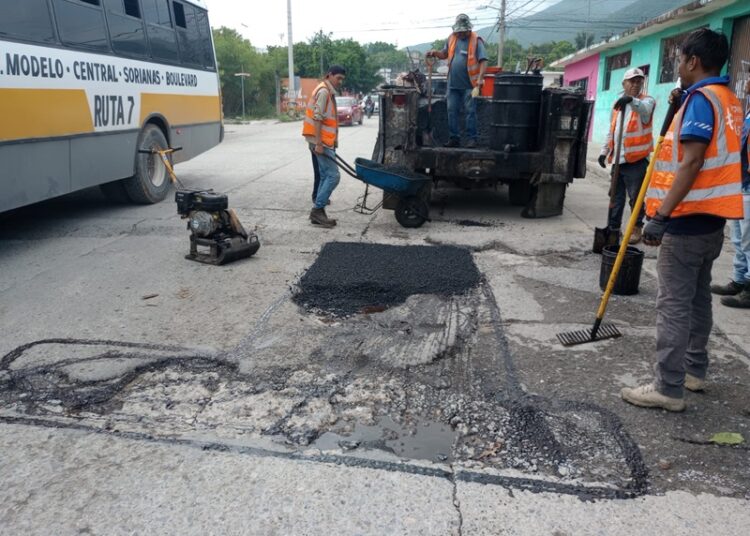 Restaura Municipio de Victoria 270 m2 más de bacheo en la ciudad