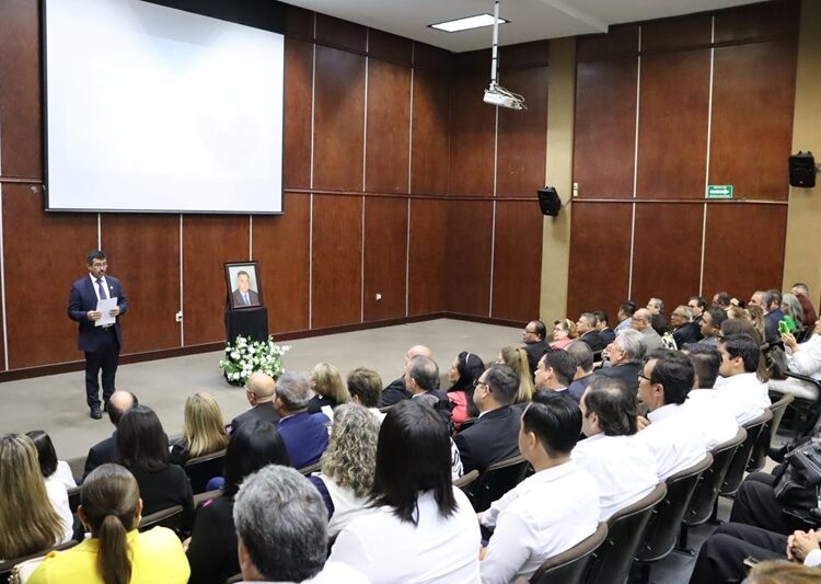 Rinden homenaje póstumo al Ing. Candelario Quiroga, exrector de la UAT