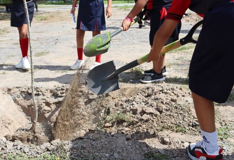 Se unen SEDUMA y estudiantes para reforestar laguna ‘La Escondida’ en Reynosa