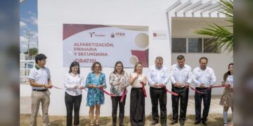 Fortalecen alianza en beneficio de la educación de los adultos