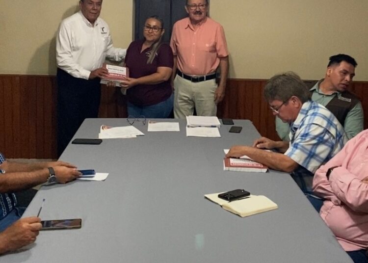 Entregan SRH y CONAGUA apoyos a usuarios del Distrito de Riego 026