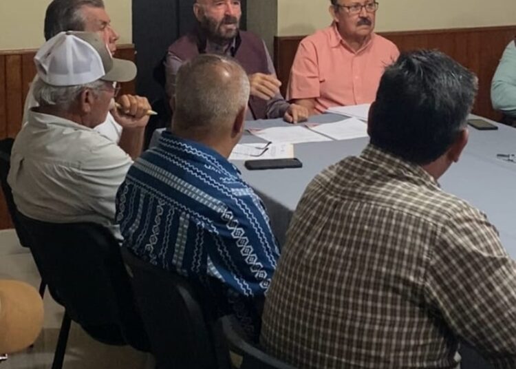 Entregan SRH y CONAGUA apoyos a usuarios del Distrito de Riego 026