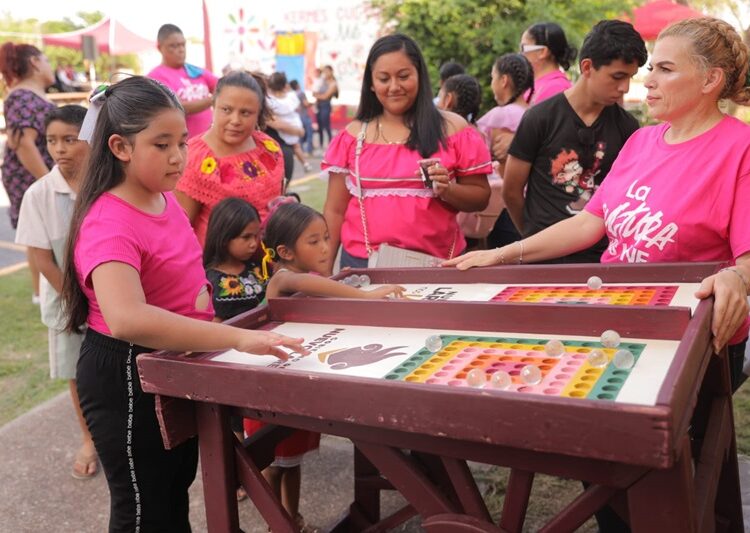 Se reúnen ciudadanos para disfrutar de “Kérmes Cultural”
