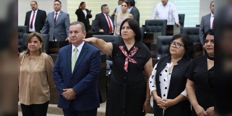 Taide Garza cierra la puerta a los reporteros en Derechos Humanos