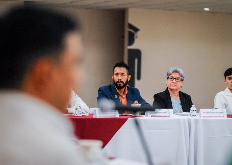 Vincula SET universidades con empresarios