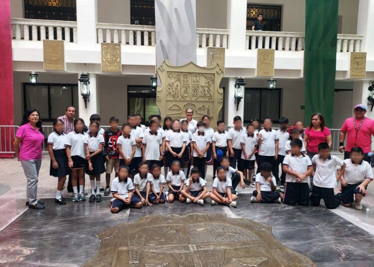 Visitan 3 mil estudiantes exposición “Historia en Transformación”