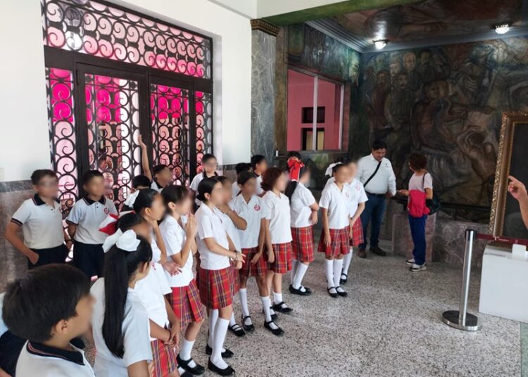 Visitan 3 mil estudiantes exposición “Historia en Transformación”