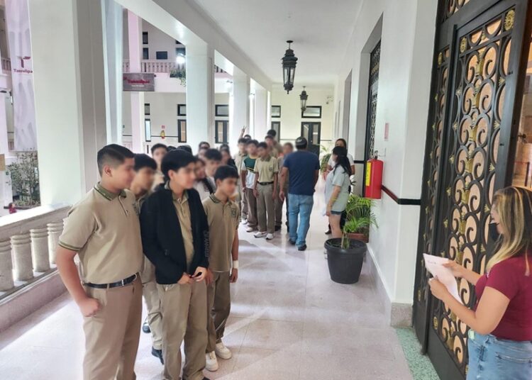 Visitan 3 mil estudiantes exposición “Historia en Transformación”