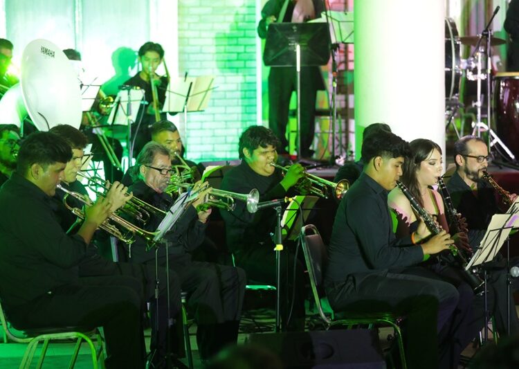 Viven ciudadanos gran velada con concierto “Nuestro México”