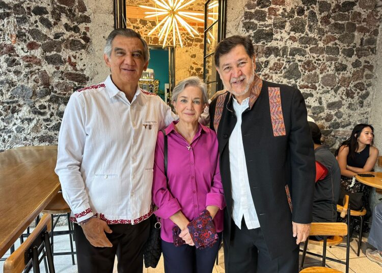 AVA asiste al Sexto Informe de Gobierno de AMLO