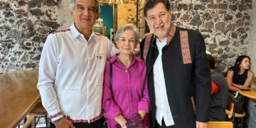 AVA asiste al Sexto Informe de Gobierno de AMLO
