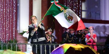 Vivan las mujeres y los hombres de la transformación: Américo