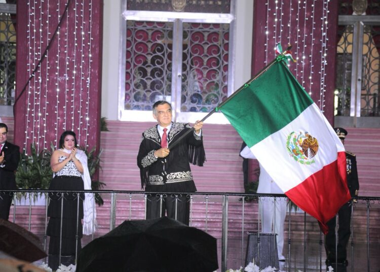 Vivan las mujeres y los hombres de la transformación: Américo