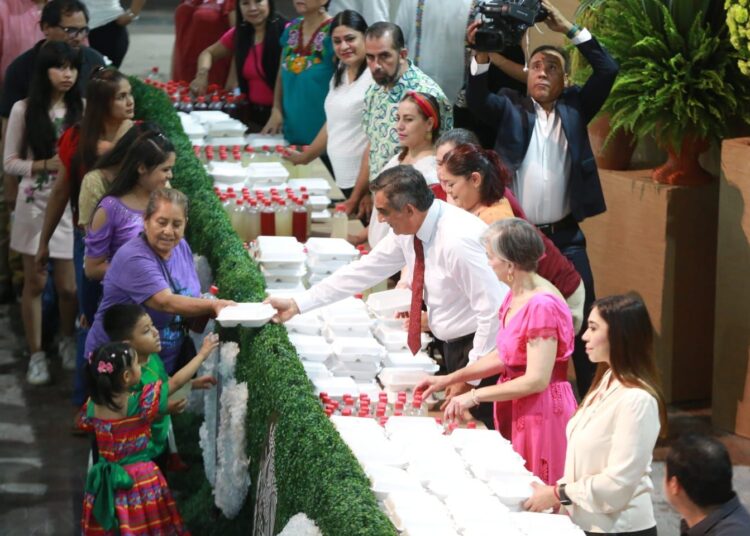 Vivan las mujeres y los hombres de la transformación: Américo
