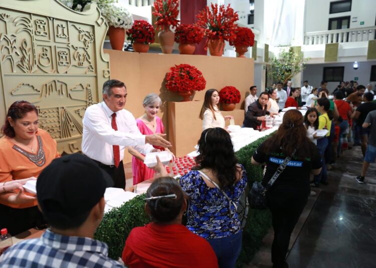 Vivan las mujeres y los hombres de la transformación: Américo