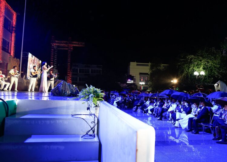 Vivan las mujeres y los hombres de la transformación: Américo