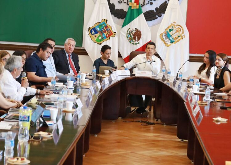 Organismos ciudadanos avalan Plan de Gobierno de Lalo Gattás