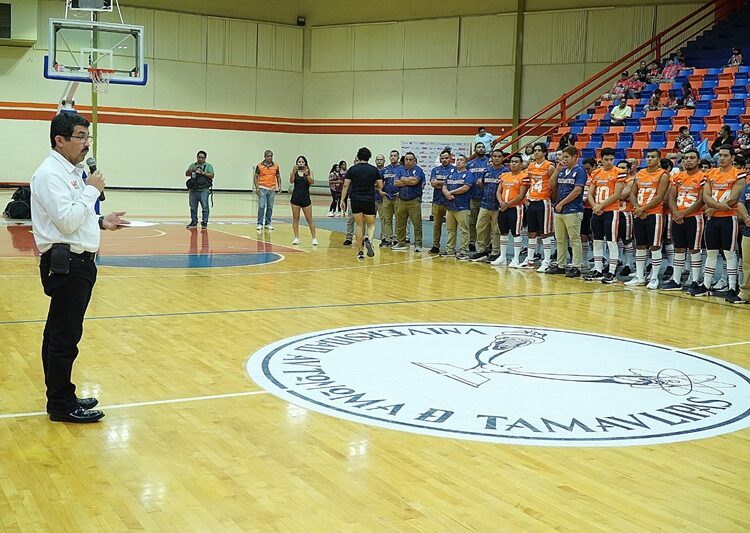 Presenta Rector a los Correcaminos UAT Liga Mayor de Americano