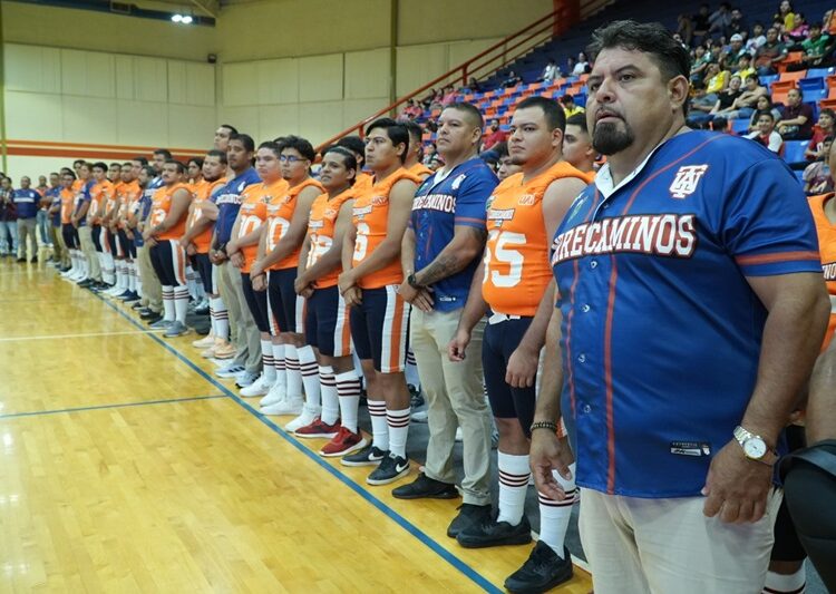 Presenta Rector a los Correcaminos UAT Liga Mayor de Americano