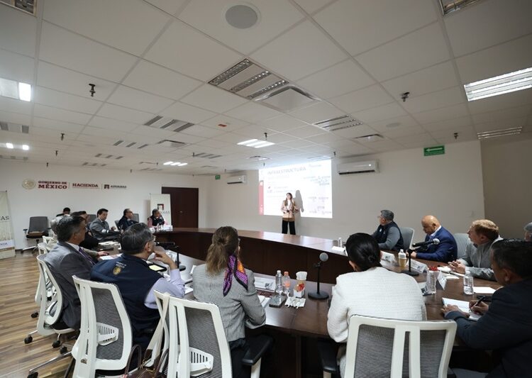 Consigue gobernador apoyos para recinto fiscal y proyectos de energía y gas