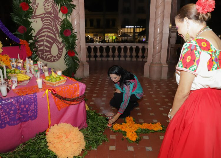 Espectacular exhibición y concurso de Catrinas en Tampico