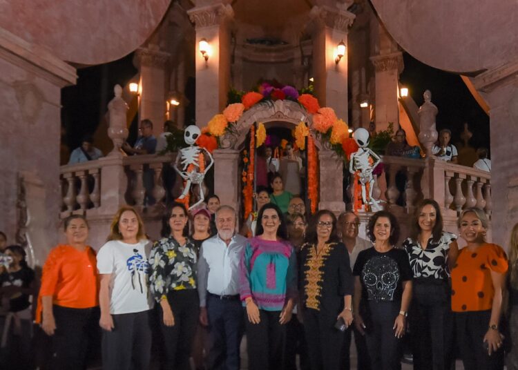 Espectacular exhibición y concurso de Catrinas en Tampico